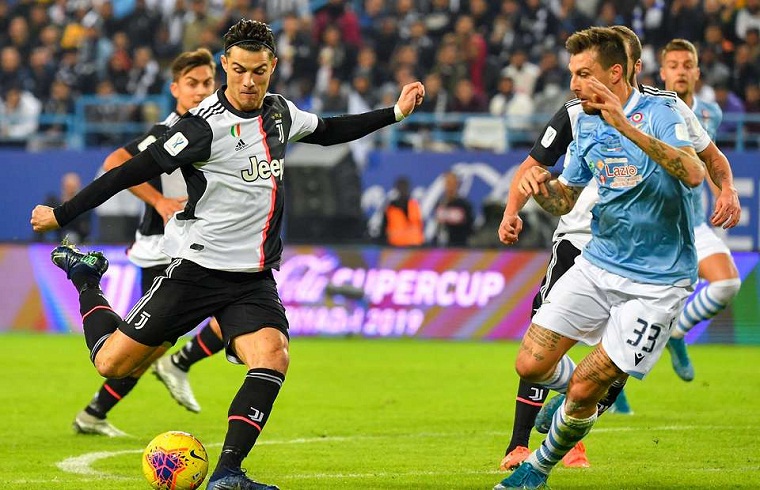 Ronaldo và Juventus có thể phải đá play-off để quyết định chức vô địch Serie A Ronaldo và Juventus có thể phải đá play-off để quyết định chức vô địch Serie A