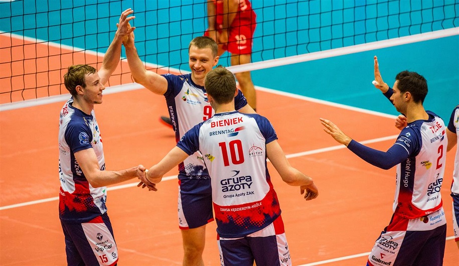 Trận tứ kết bóng chuyền nam CEV Champions League 2020 thi đấu với khán đài trống vì COVID-19
