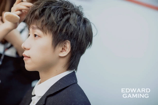 Lịch thi đấu LPL Mùa Xuân 2020 hôm nay 12/2: SN vs EDG