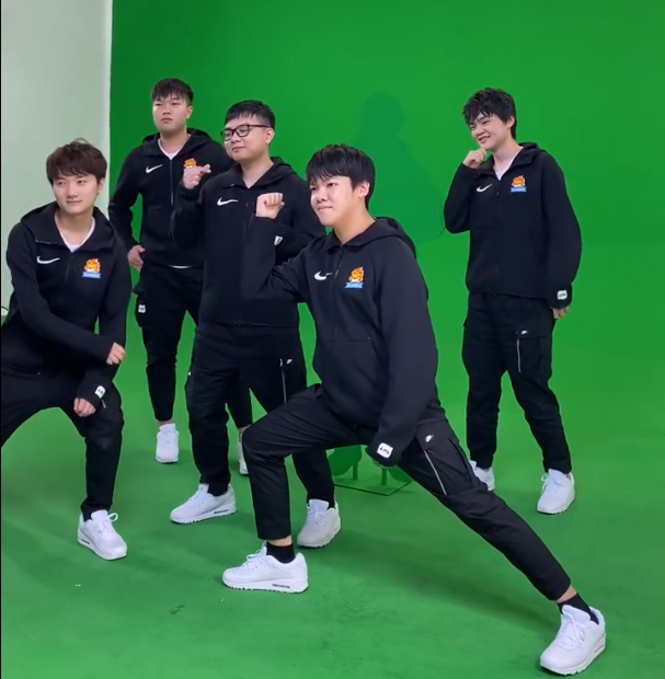 Lịch thi đấu LPL Mùa Xuân 2020 hôm nay 12/2: SN vs EDG