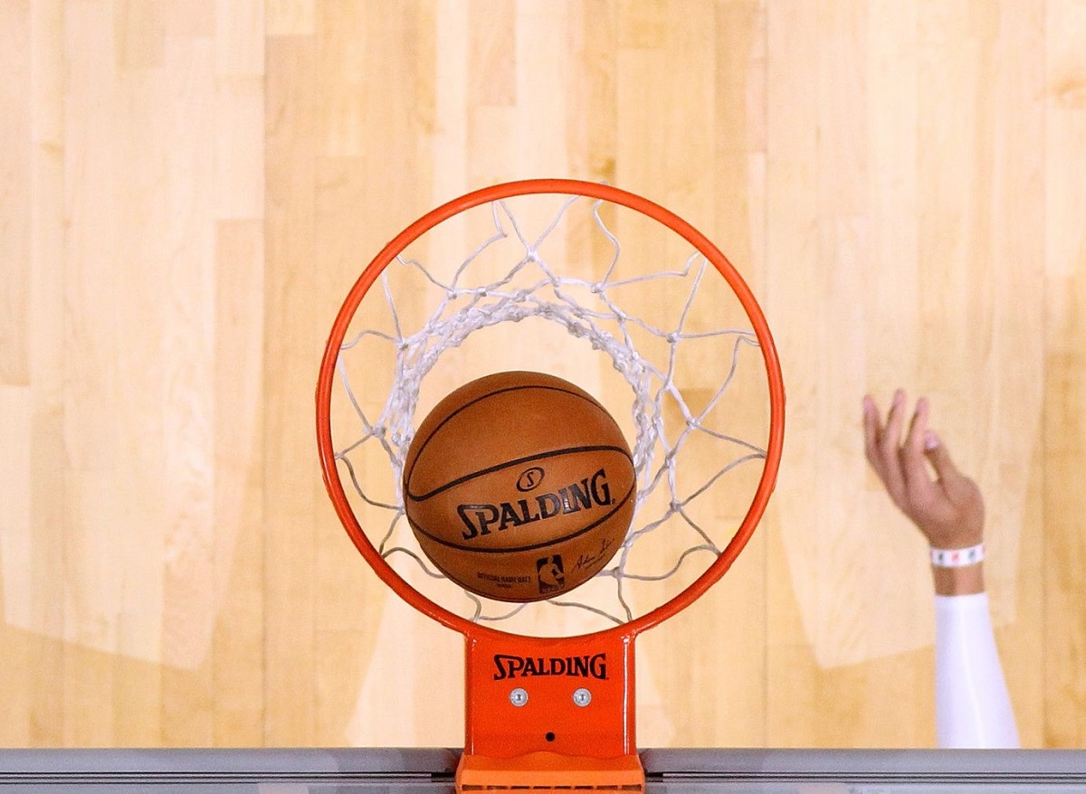 Cả thế giới bàng hoàng khi NBA hủy bỏ toàn bộ trận đấu vì COVID-19