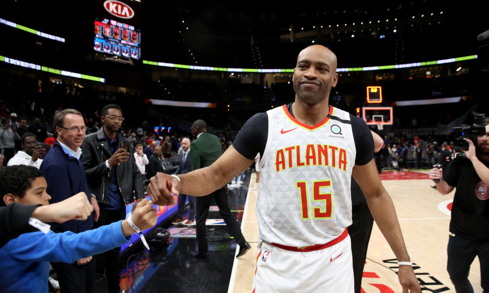Sợ NBA hủy giải, huyền thoại Vince Carter được đưa vào sân ở giây cuối