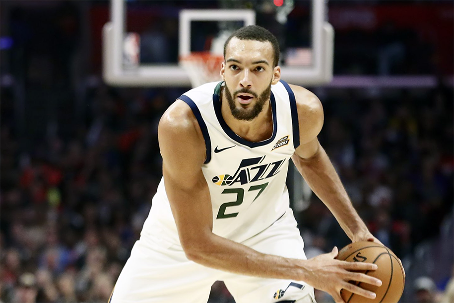 Vừa tỏ vẻ xem thường COVID-19, Rudy Gobert bị "nghiệp quật" không trượt phát nào