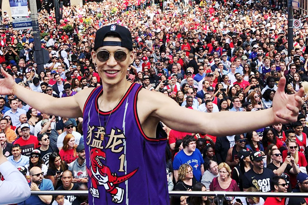 Jeremy Lin trở thành người hùng châu Á với số tiền quyên góp khủng giúp chống lại COVID-19