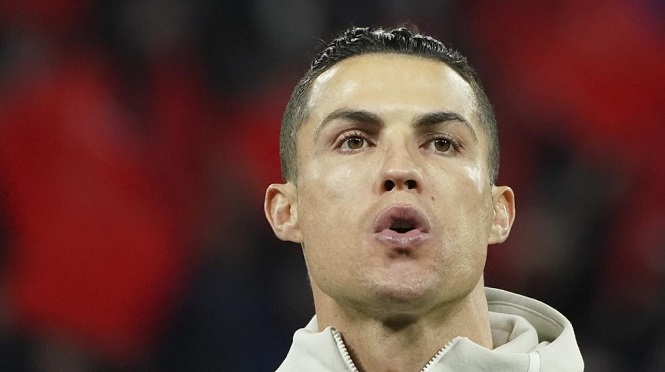 Ronaldo đưa ra thông điệp vể COVID-19 khi cách ly ở quê nhà