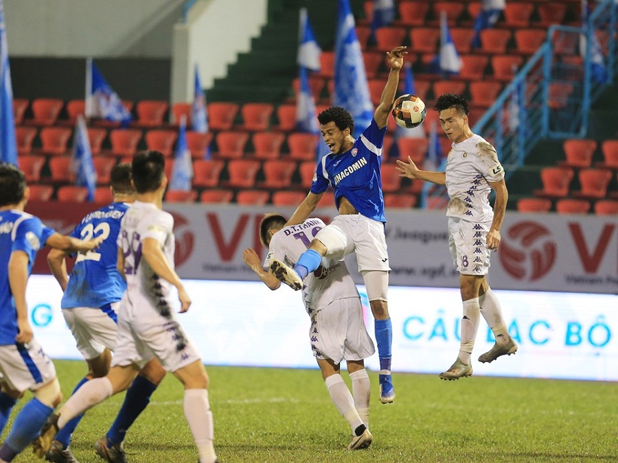 Vắng Đình Trọng, Duy Mạnh, hàng phòng ngự Hà Nội FC chỉ là... hổ giấy