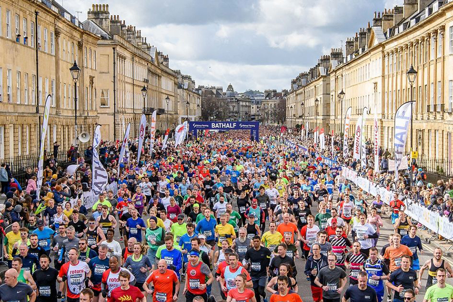 Giải chạy bằng tuổi London Marathon vẫn dũng cảm tổ chức giữa tâm bão COVID-19