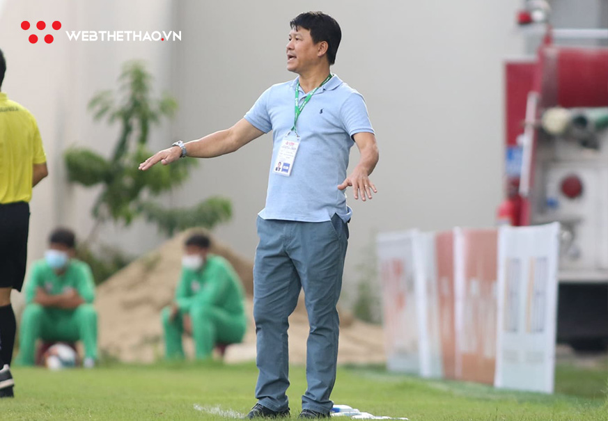 Chủ tịch kiêm HLV Vũ Tiến Thành: Ngồi ghế huấn luyện V.League cho tôi cảm giác thoải mái