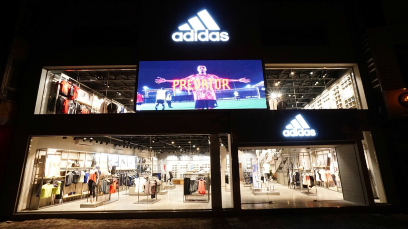 Mua giày đá bóng Nike và Adidas chính hãng tại Hà Nội ở đâu? Mua giày đá bóng Nike và Adidas chính hãng tại Hà Nội ở đâu?