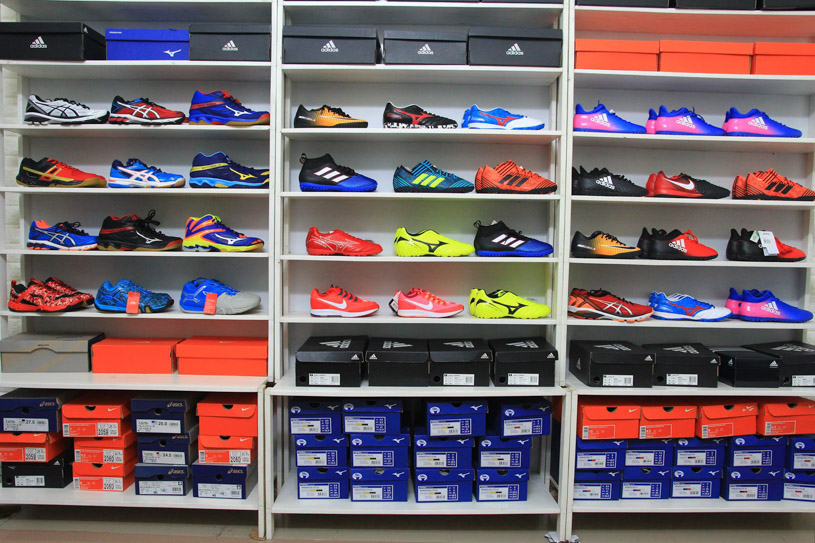 Mua giày đá bóng Nike và Adidas chính hãng tại Hà Nội ở đâu? Mua giày đá bóng Nike và Adidas chính hãng tại Hà Nội ở đâu?