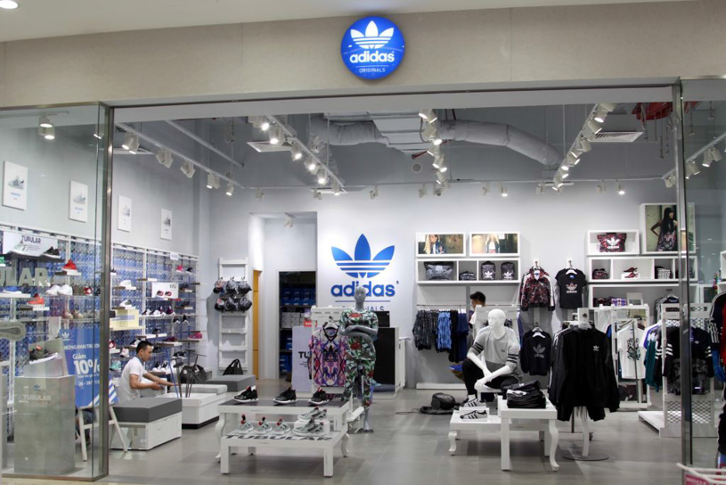 Mua giày đá bóng Nike và Adidas chính hãng tại Hà Nội ở đâu? Mua giày đá bóng Nike và Adidas chính hãng tại Hà Nội ở đâu?