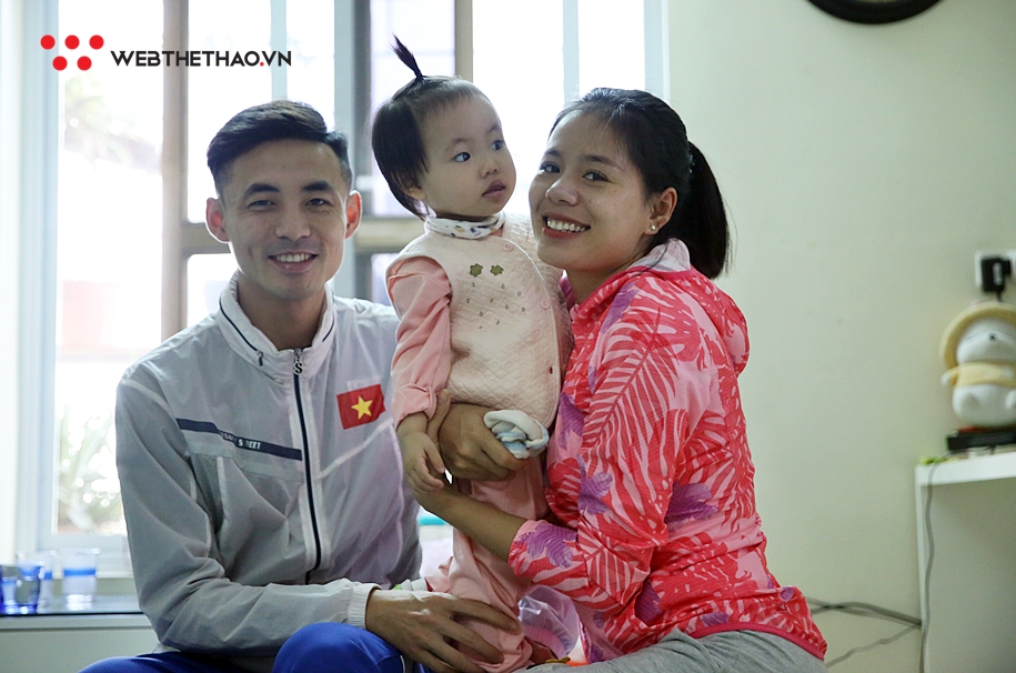 &ldquo;Nữ ho&agrave;ng tốc độ&rdquo; Vũ Thị Hương nhớ nghiệp chạy, trở lại tập luyện sau một năm sinh con