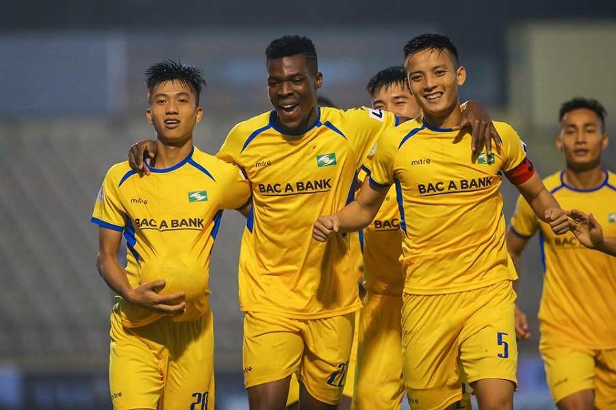 Các đội bóng V.League thất thu bao nhiêu tiền vé vì COVID-19?