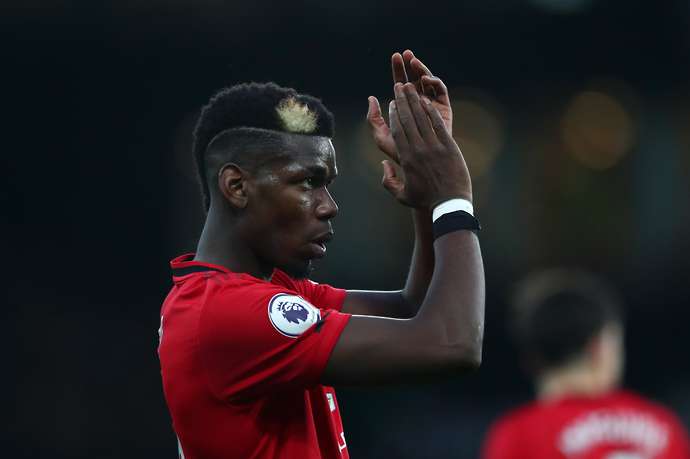 Bruno Fernandes bỏ xa Pogba trong cuộc thăm dò sau khi đoạt giải thưởng