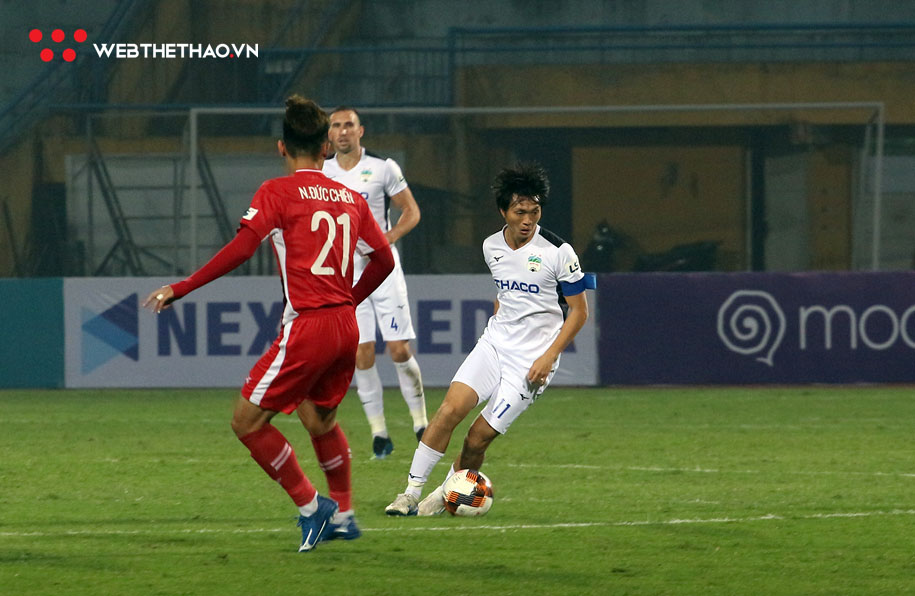 CLB V.League “xả trại” ngóng dịch COVID-19