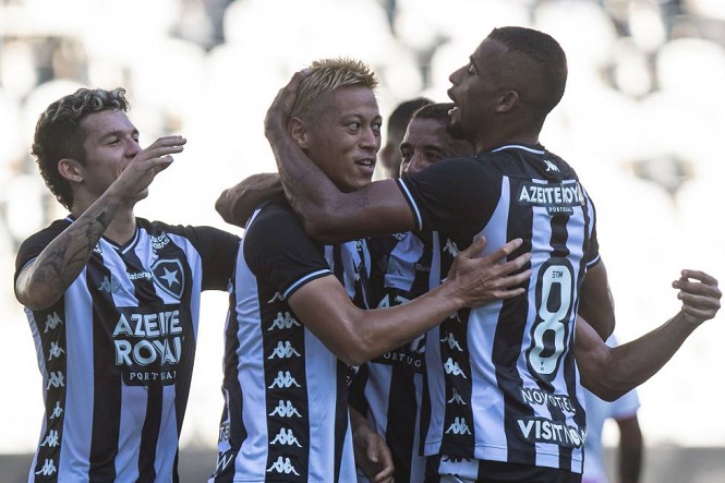 Keisuke Honda lập kỷ lục độc nhất vô nhị trong bóng đá