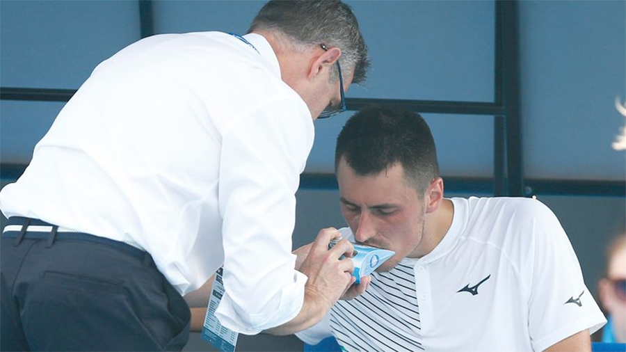 Sao quần vợt Úc Bernard Tomic: Đến Mỹ không được dự giải, lại còn dính COVID-19