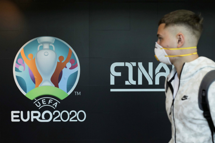 Khi nào Cúp C1 và Ngoại hạng Anh kết thúc sau khi hoãn Euro 2020?