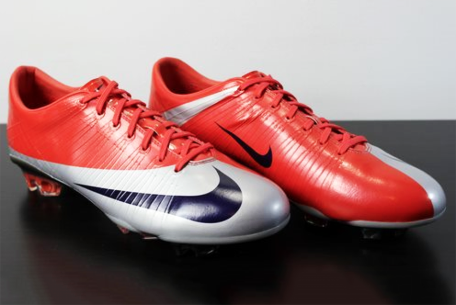 Nike Mercurial Superfly và câu chuyện tai tiếng đằng sau phối màu cực phẩm Max Orange