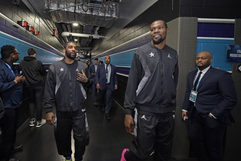 NBA ra lệnh cấm di chuyển với các cầu thủ