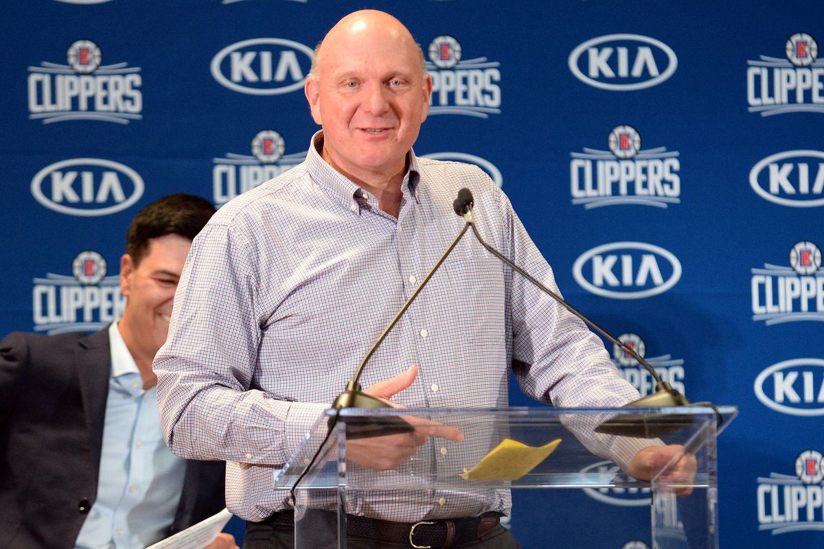 Ông chủ LA Clippers ủng hộ 1 triệu USD giúp Los Angeles chống COVID-19