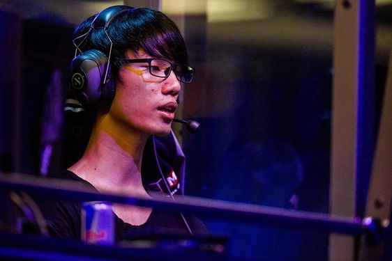 PSG.LGD thay đổi đội hình: Triệu hồi Old Eleven, Chalice chơi pos 1