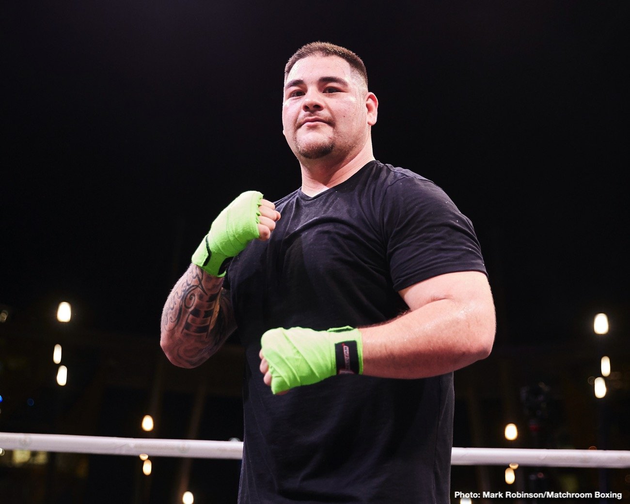 Lộ clip thiếu niên 16 tuổi Andy Ruiz đấm ngã nhà vô địch hạng nặng UFC Andrei Arlovski