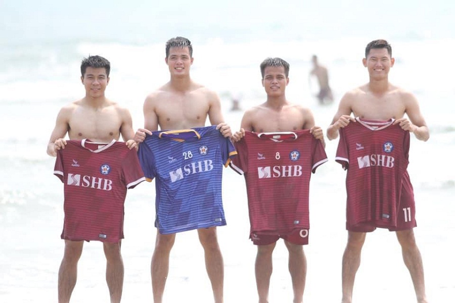 V.League hoãn vì COVID-19: Cầu thủ nhớ sân cỏ, CLB duy trì luyện tập