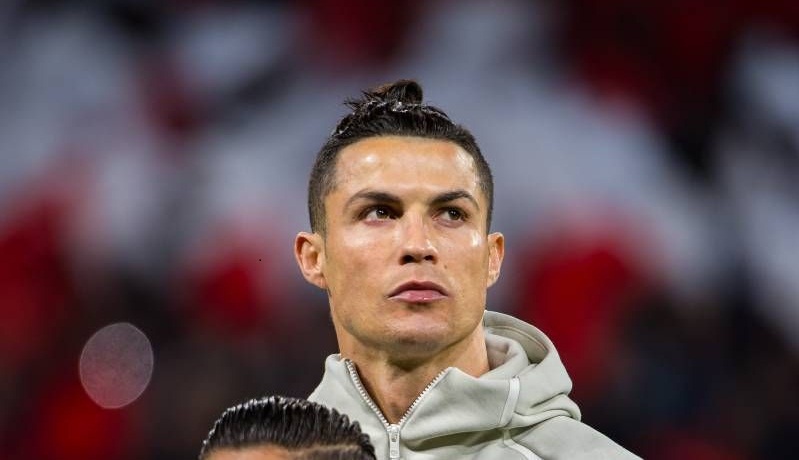 Ronaldo hào phóng giúp bệnh viện chiến đấu với COVID-19