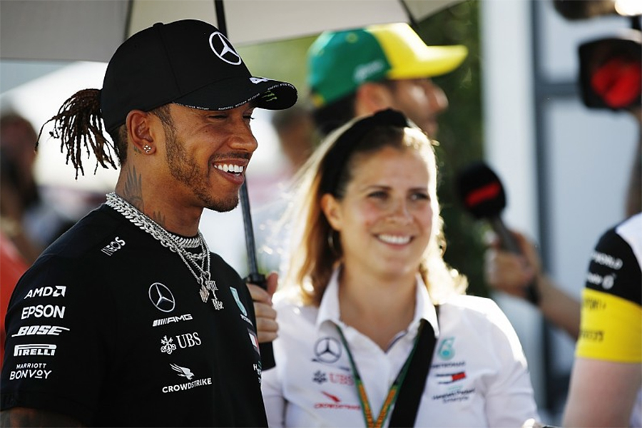 Tay đua F1 Lewis Hamilton tuyên bố tự cách ly COVID-19