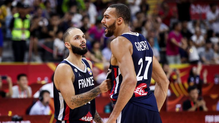 Evan Fournier bảo vệ Rudy Gobert, chỉ trích truyền thông tiết lộ danh tính