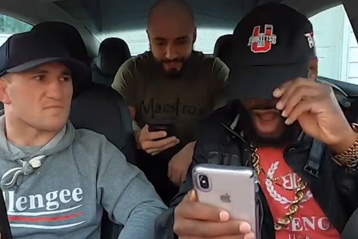 Các võ sĩ cùng hát nhạc nền UFC để "chống chán" mùa cách ly