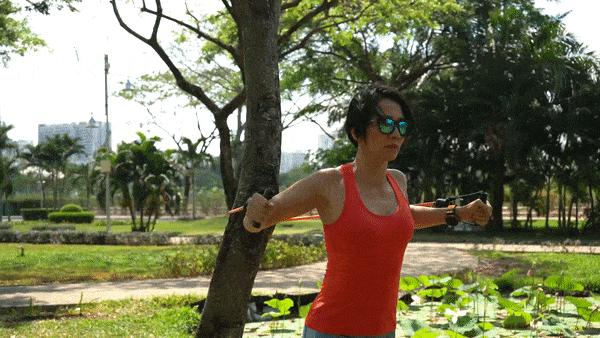 Bài tập bổ trợ toàn thân bằng dây chun của “bà ngoại phòng gym” Sài thành Bài tập bổ trợ toàn thân bằng dây chun của “bà ngoại phòng gym” Sài thành