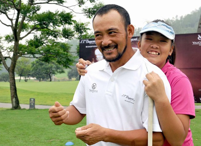 Cha của golfer số 1 Việt Nam lo từng ngày con gái đang “mắc kẹt” ở Mỹ