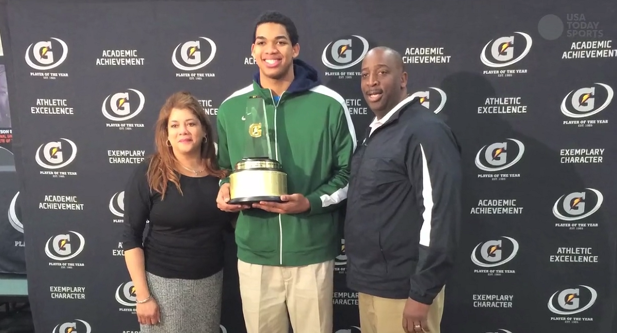 NÓNG: Mẹ siêu sao Karl-Anthony Towns hôn mê sâu vì COVID-19?