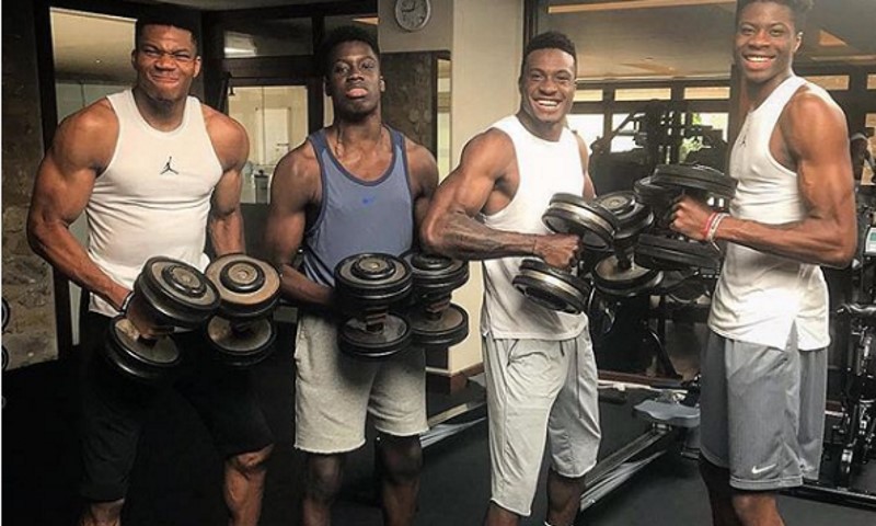Milwaukee Bucks tháo dỡ toàn bộ phòng Gym vì các cầu thủ