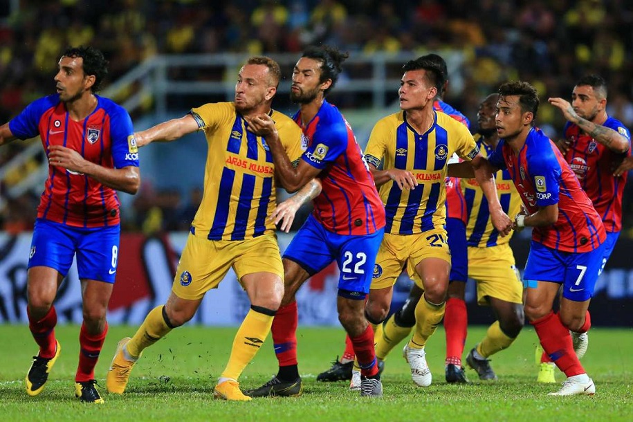 Malaysia thảo luận về giảm lương cầu thủ vì COVID-19