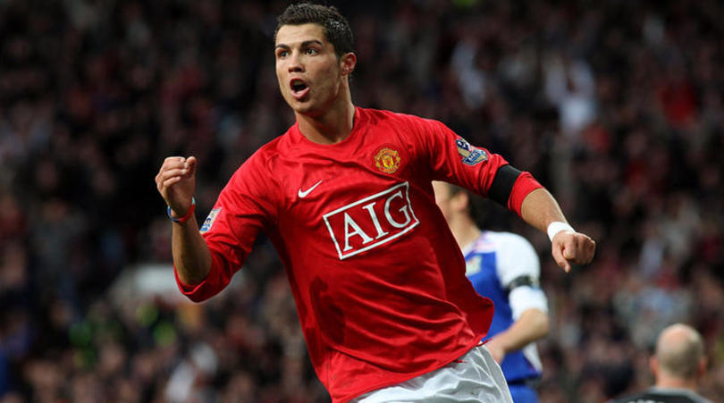 Thương vụ Ronaldo đến MU được siêu cò tiết lộ chi tiết đặc biệt Thương vụ Ronaldo đến MU được siêu cò tiết lộ chi tiết đặc biệt