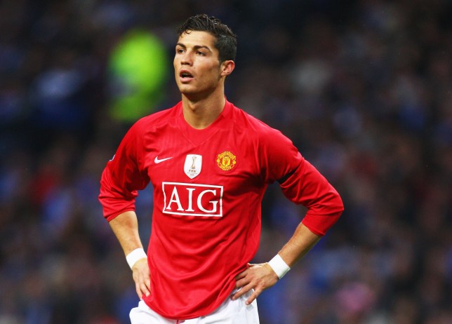 Ronaldo suýt trở thành đồng đội của Messi ở... Barca