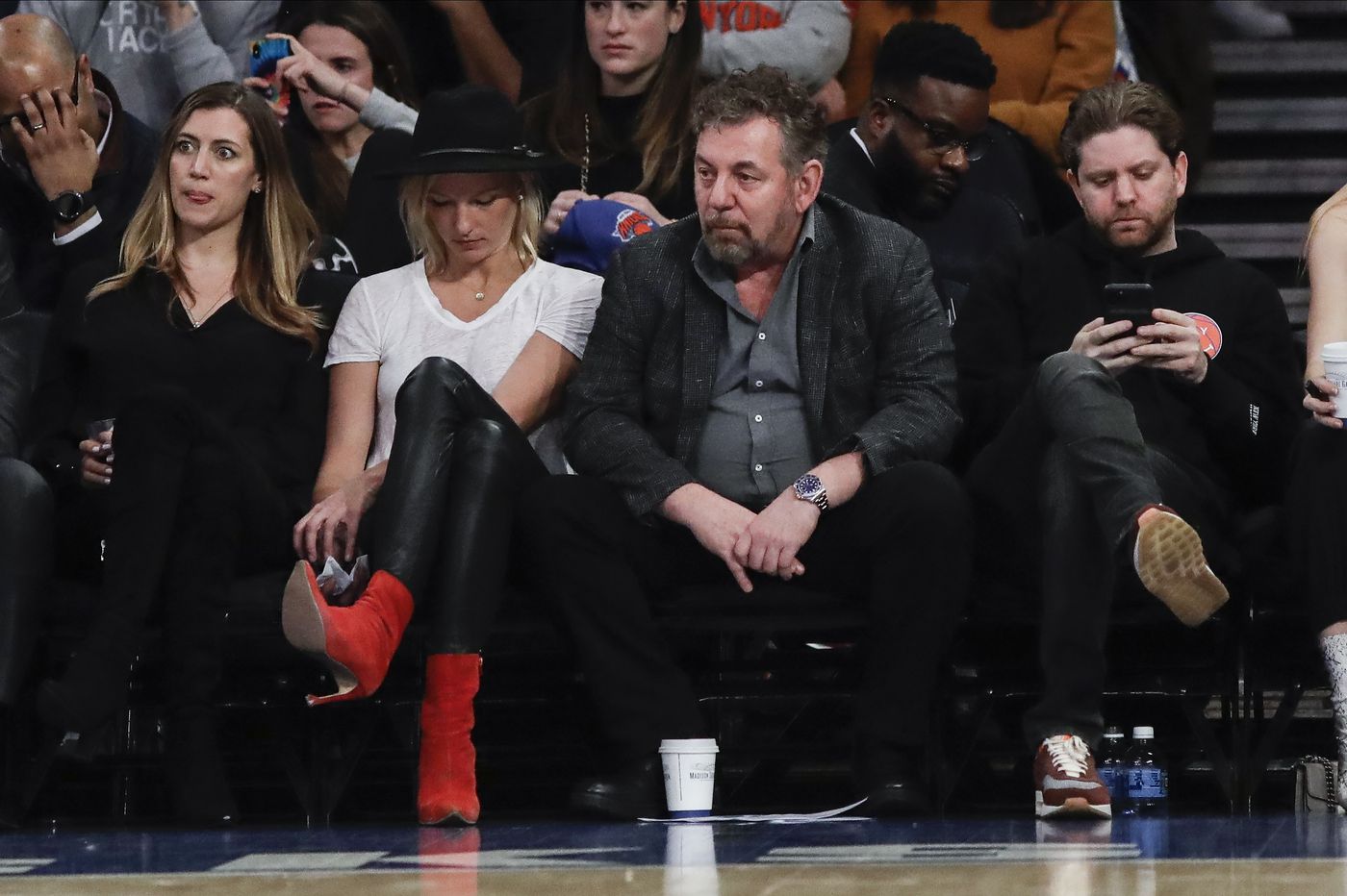 Ông chủ New York Knicks nhiễm COVID-19