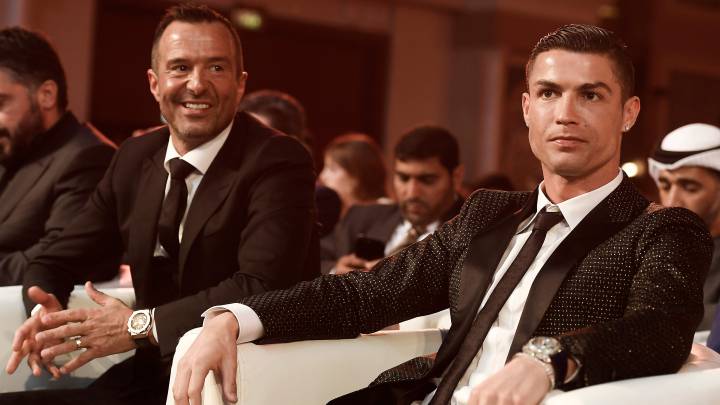 Thương vụ Ronaldo đến MU được "siêu cò" tiết lộ chi tiết đặc biệt