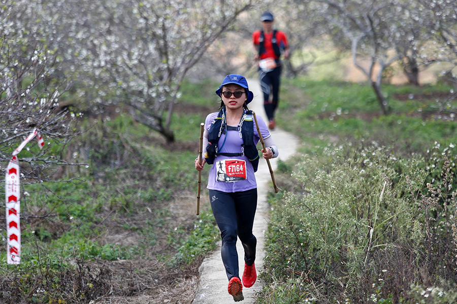 3 động tác squat bổ trợ để chạy địa hình tốt hơn của nhà vô địch 70km Vietnam Trail Marathon
