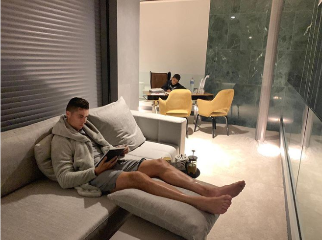 Ngôi biệt thự mà Ronaldo thuê ở Italia đắt giá và độc đáo thế nào? Ngôi biệt thự mà Ronaldo thuê ở Italia đắt giá và độc đáo thế nào?