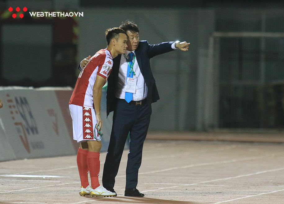 Nét lịch lãm của ông thầy ngoại trên sân cỏ V.League 2020