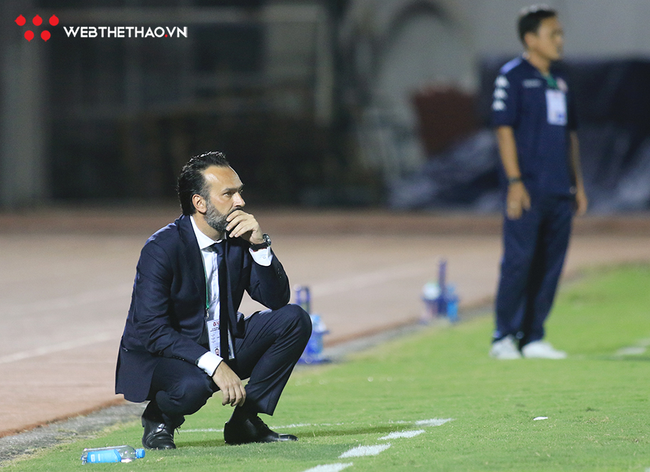 Nét lịch lãm của ông thầy ngoại trên sân cỏ V.League 2020