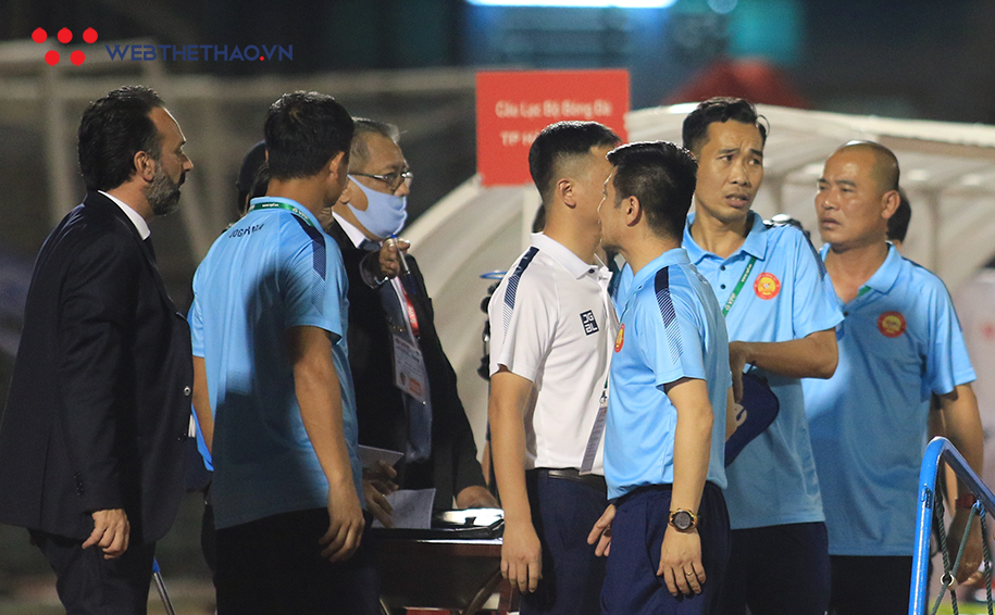 Trắng tay nghiệt ngã, Thanh Hóa đổ cả máu và sự uất nghẹn trên sân Thống Nhất