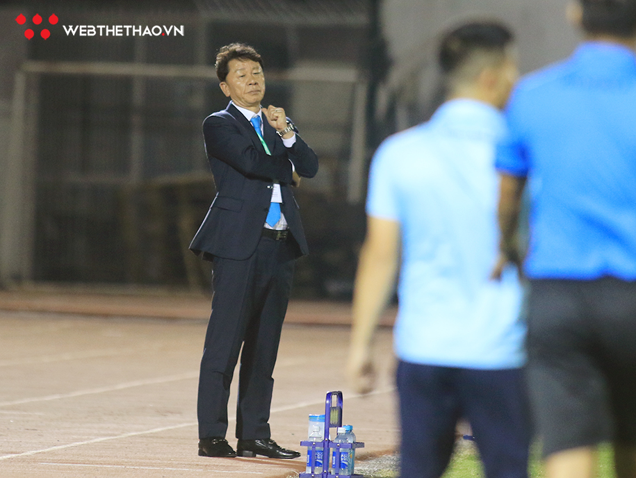 Nét lịch lãm của ông thầy ngoại trên sân cỏ V.League 2020