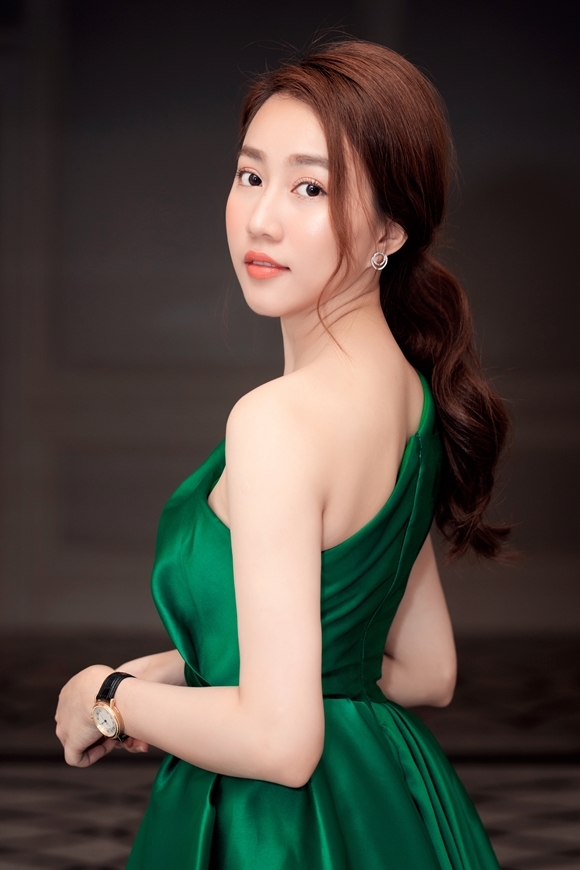 Diễn viên Huỳnh Hồng Loan của “Tiệm ăn dì ghẻ” yêu Tiến Linh?