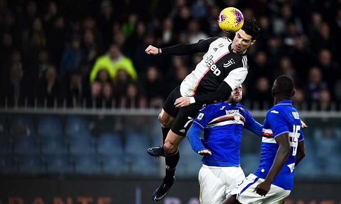 Tròn 12 năm Ronaldo đánh đầu ghi bàn ngoạn mục bậc nhất