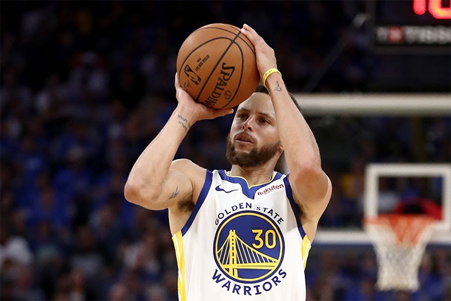 Quá thèm bóng rổ, Stephen Curry phải tự gắn bảng rổ ngoài đường đi để duy trì tập luyện